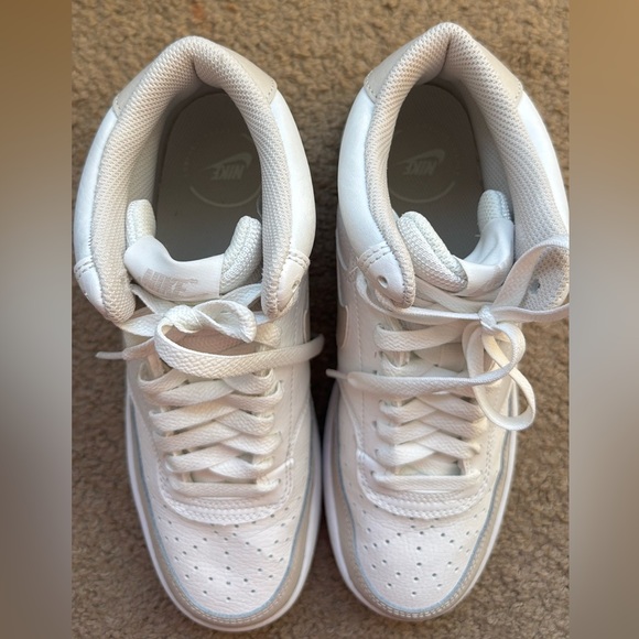 NIKE WOMENS COURT VISION MID SNEAKER - size 8.5 - Picture 5 of 16